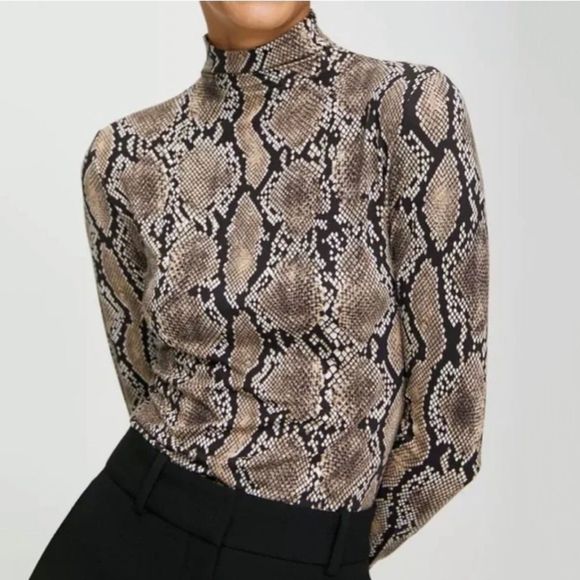Aritzia Tops - Aritzia Babaton Larry turtleneck In snakeskin print